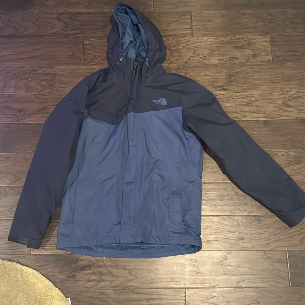 Men’s The North Face Beswall Triclimate 3-in-1 jacket medium. Navy.